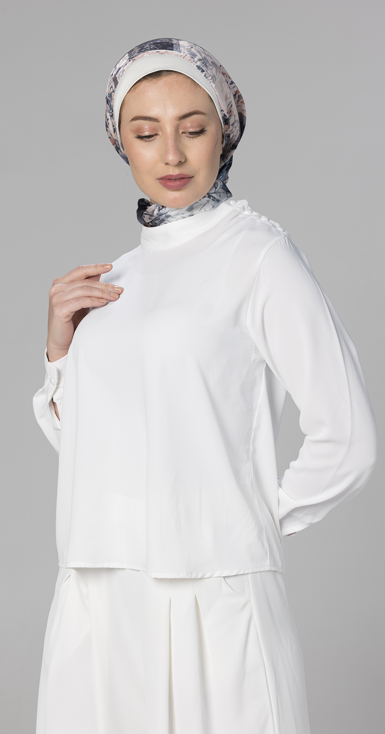 بلوزة شيفون بيج