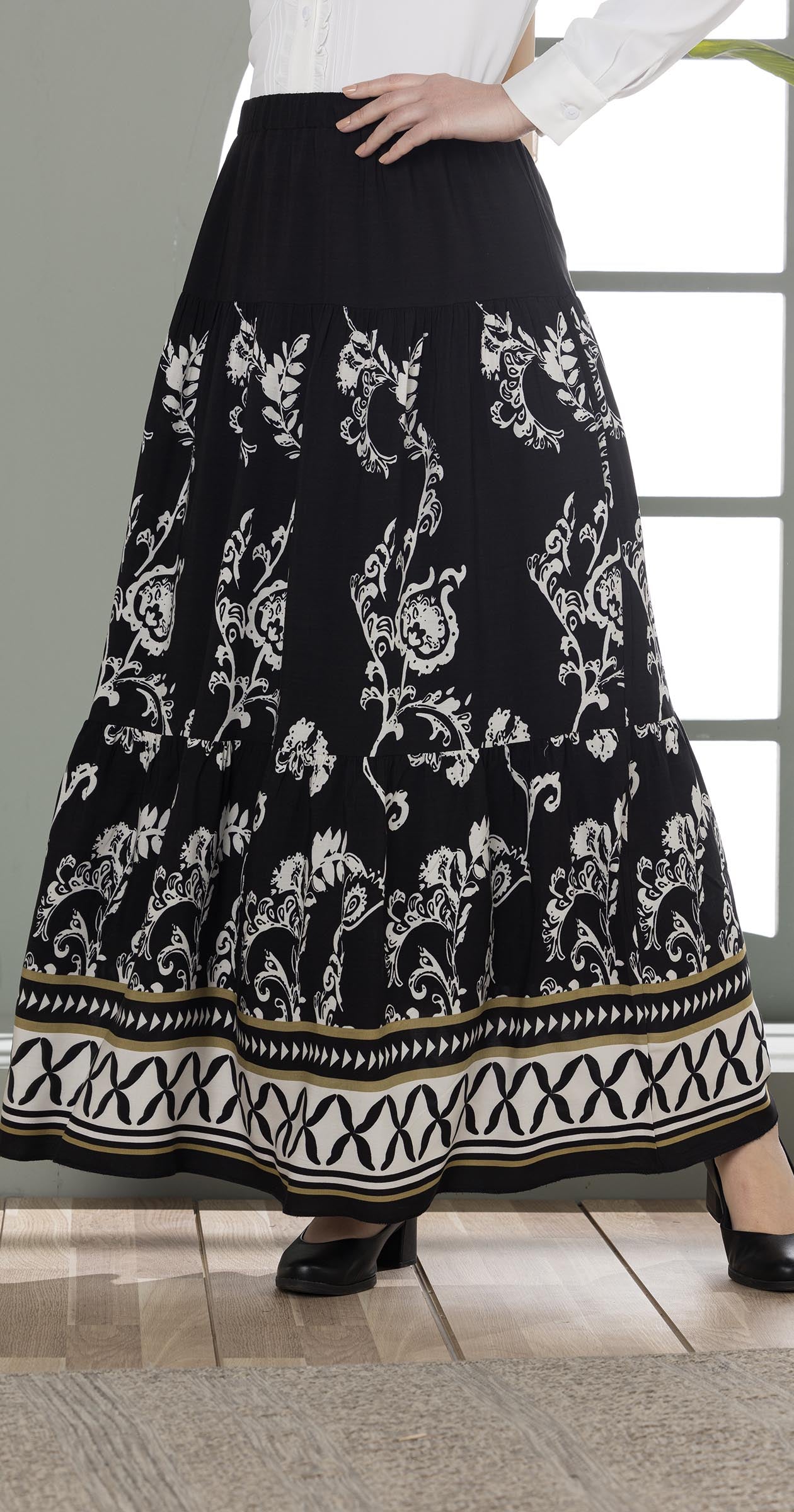 Boho-Chic Printed Maxi Skirt Black