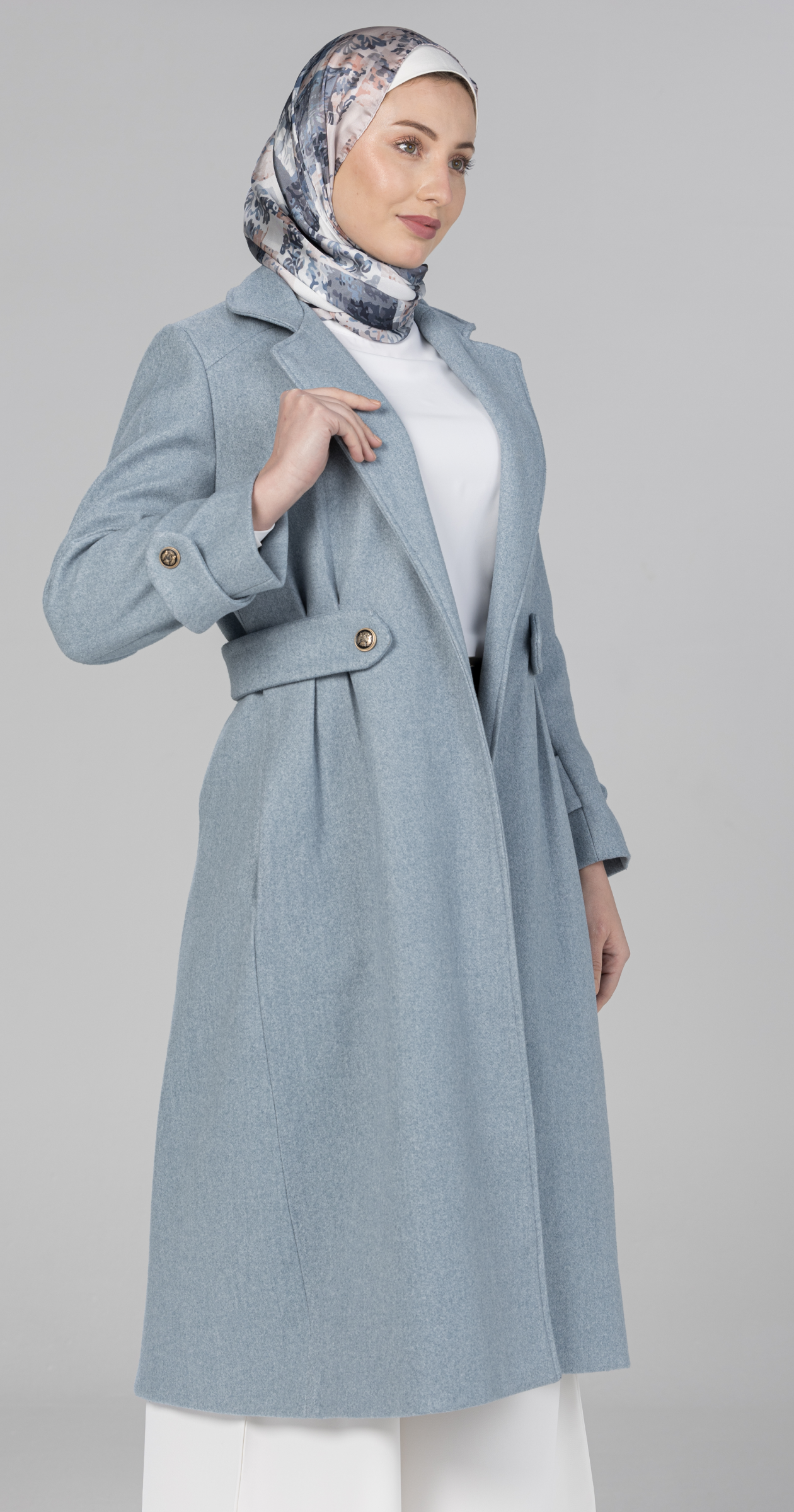 معطف صوف فاتح