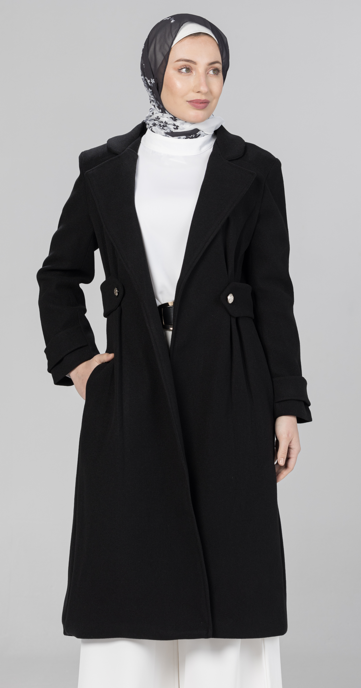 معطف صوف فاتح