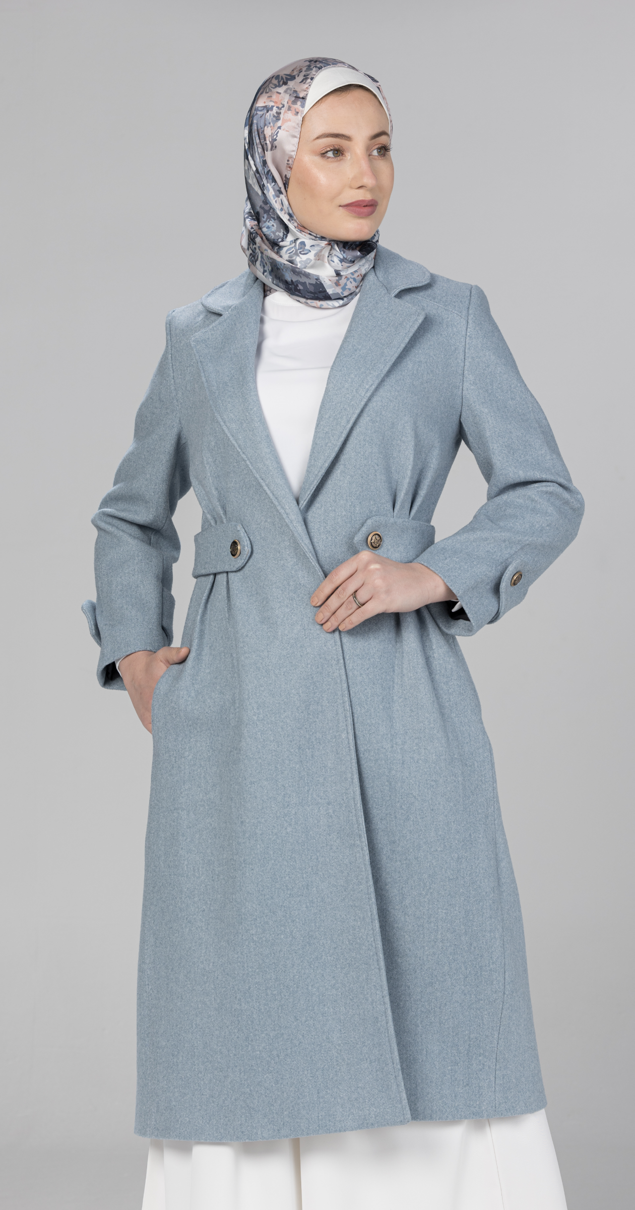 معطف صوف فاتح