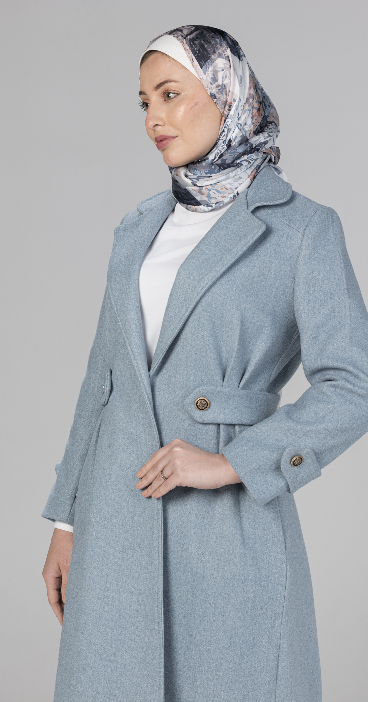 معطف صوف فاتح