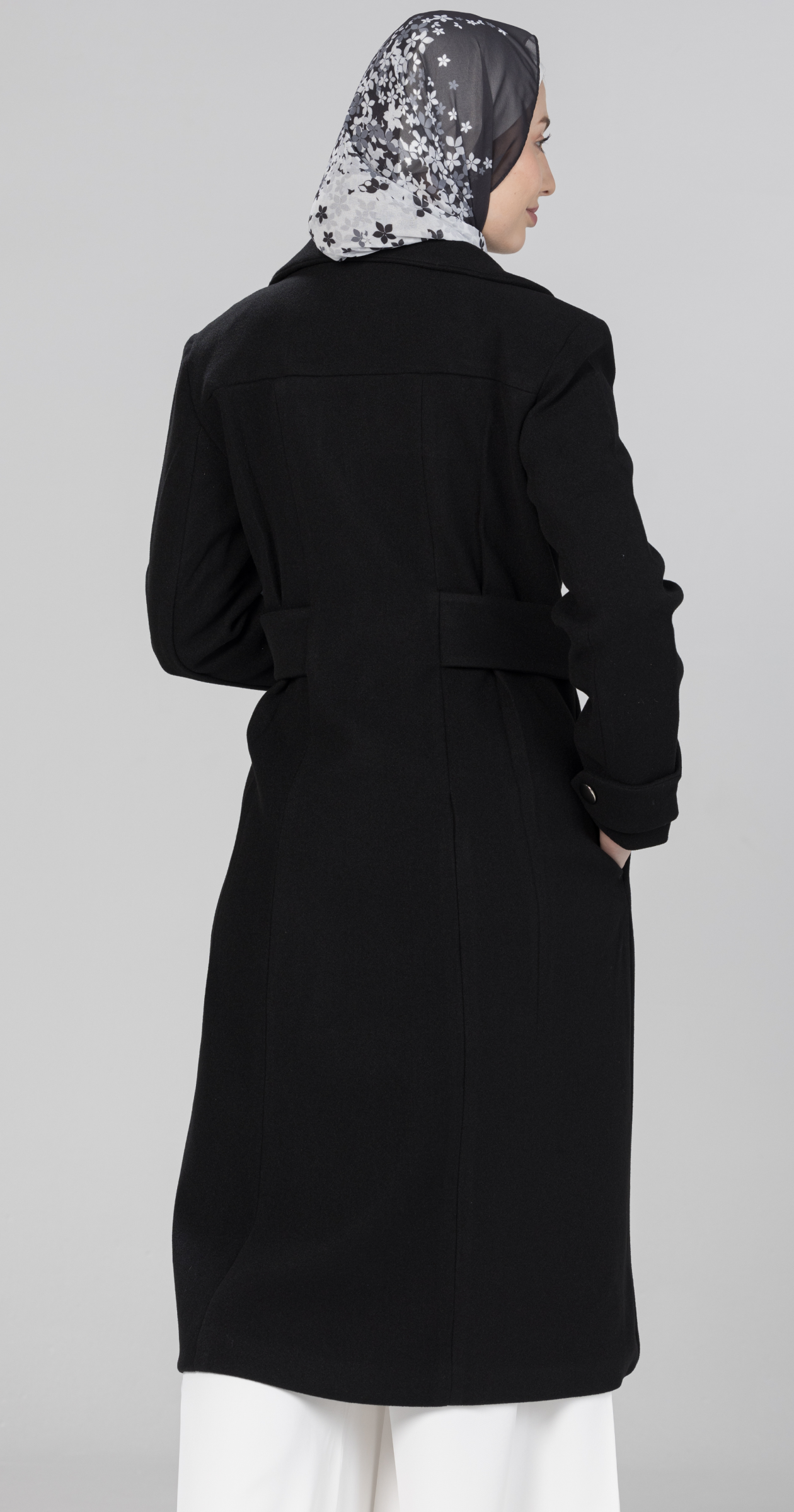 معطف صوف فاتح